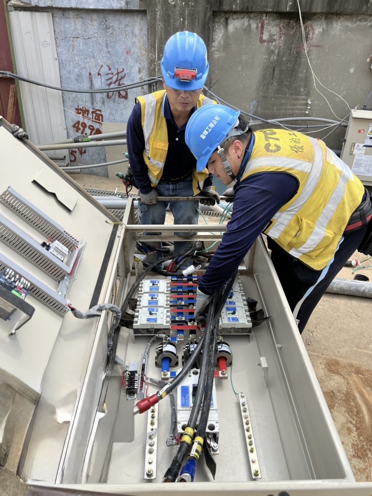 BC5C887A-5D8F-4D7C-AA22-F0A440C39F78